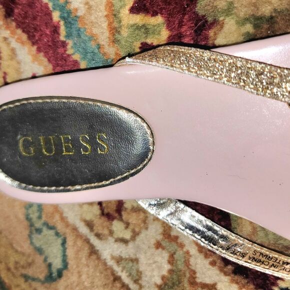 G by Guess Shimmering Y-Strap to Toe Flat Sandals like-New Glamgirl beach pool 6 - Picture 15 of 15